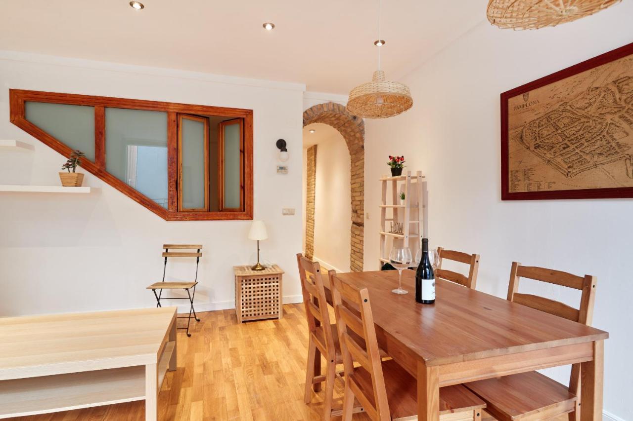Ferienwohnung Tuapartamento Centro Estafeta Deluxe Pamplona Exterior foto