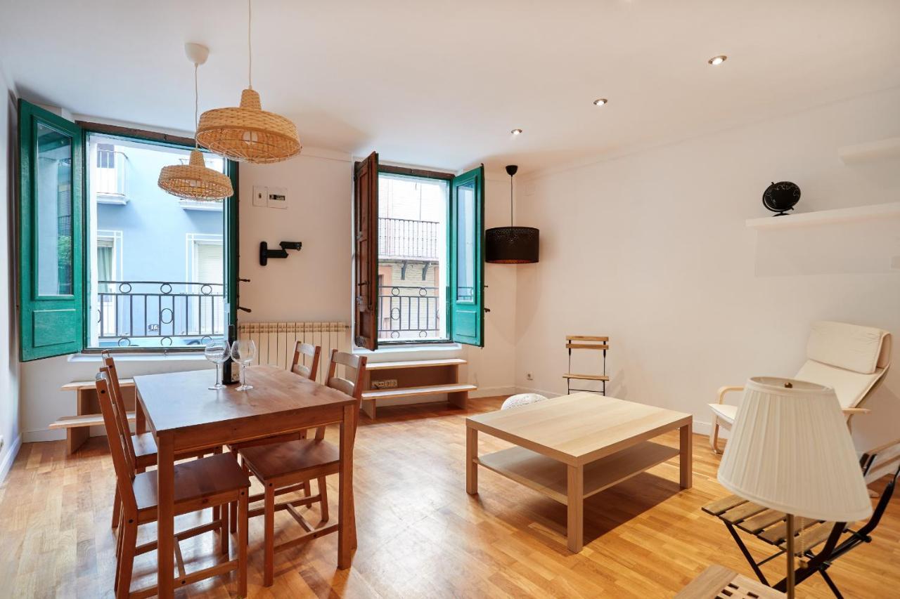 Ferienwohnung Tuapartamento Centro Estafeta Deluxe Pamplona Exterior foto