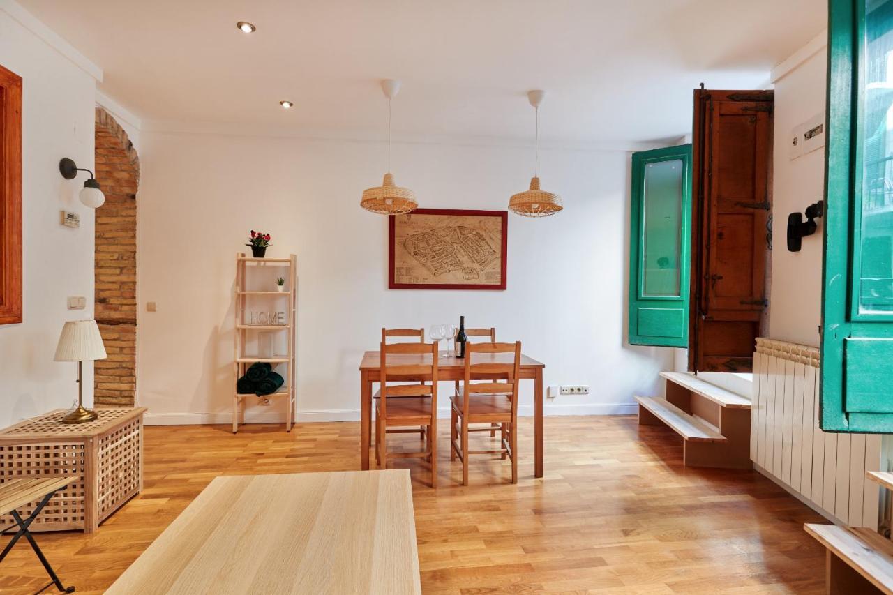 Ferienwohnung Tuapartamento Centro Estafeta Deluxe Pamplona Exterior foto