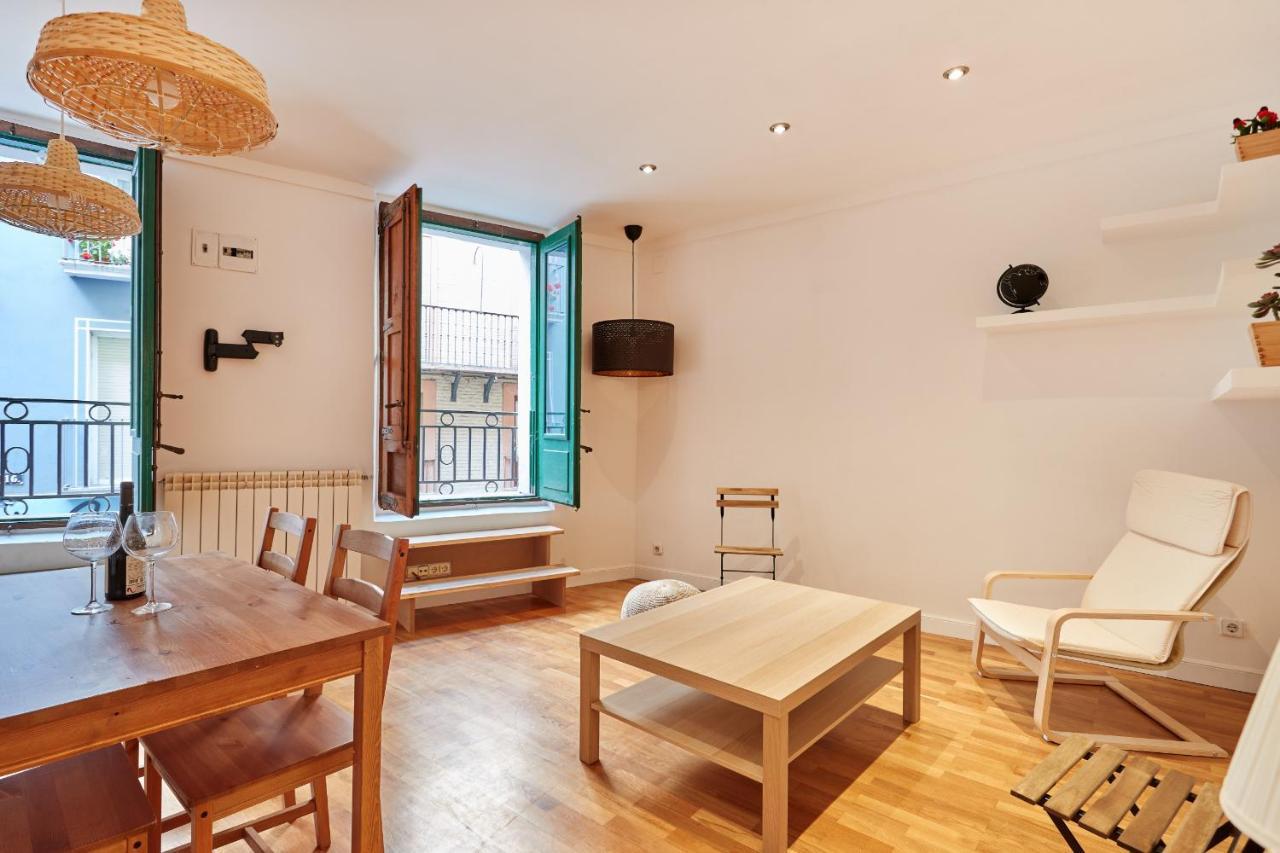Ferienwohnung Tuapartamento Centro Estafeta Deluxe Pamplona Exterior foto